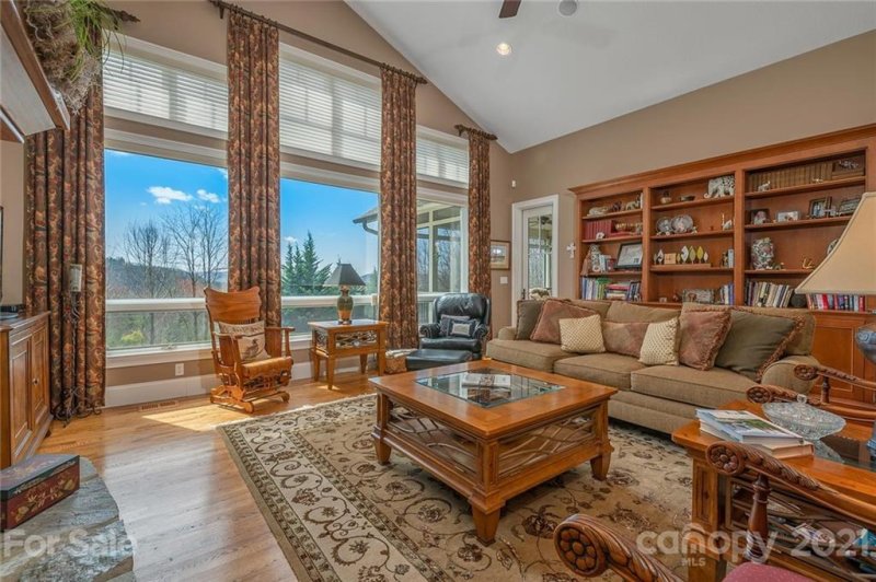 Property image 5 at 315 Crossvine Trail, Hendersonville, NC 28739