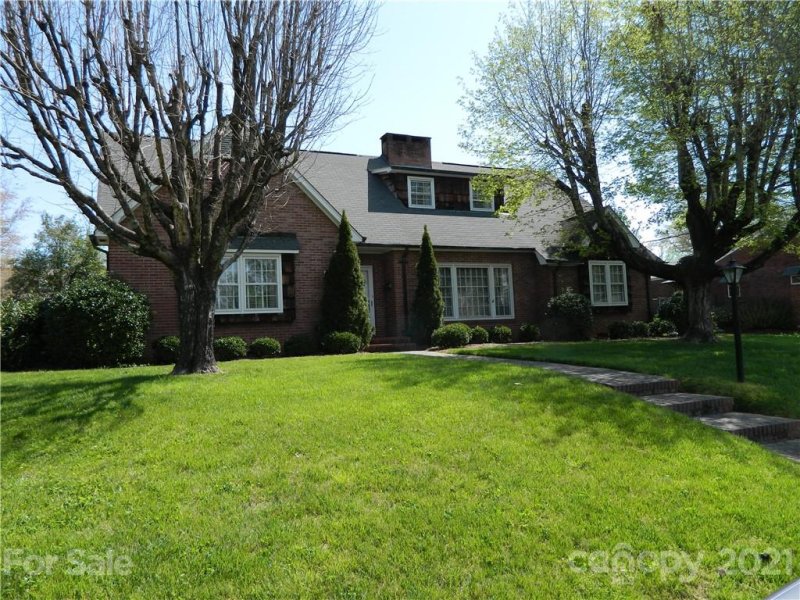 507 Mountain View Street