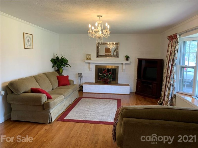 Property image 3 at 3109 Cardinal Lane, Hendersonville, NC 28792