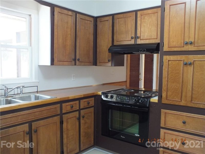 Property image 4 at 804 Lakeside Circle, Lancaster, SC 29720