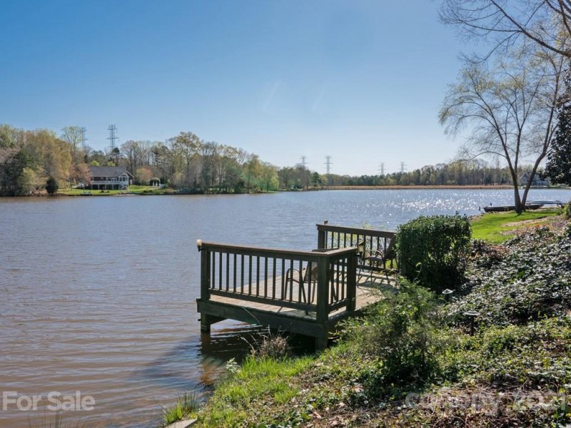 Property image 3 at 8118 Lake Providence Drive, Matthews, NC 28104