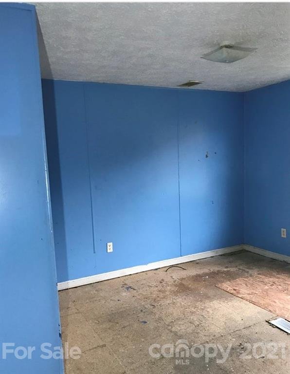 Property image 3 at 2858 Burnt Leaf Lane, Newton, NC 28658