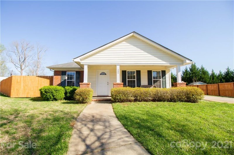 306 Llewellyn Street