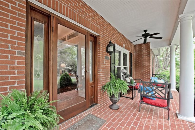 Property image 2 at 135 Kimberly Road, Davidson, NC 28036