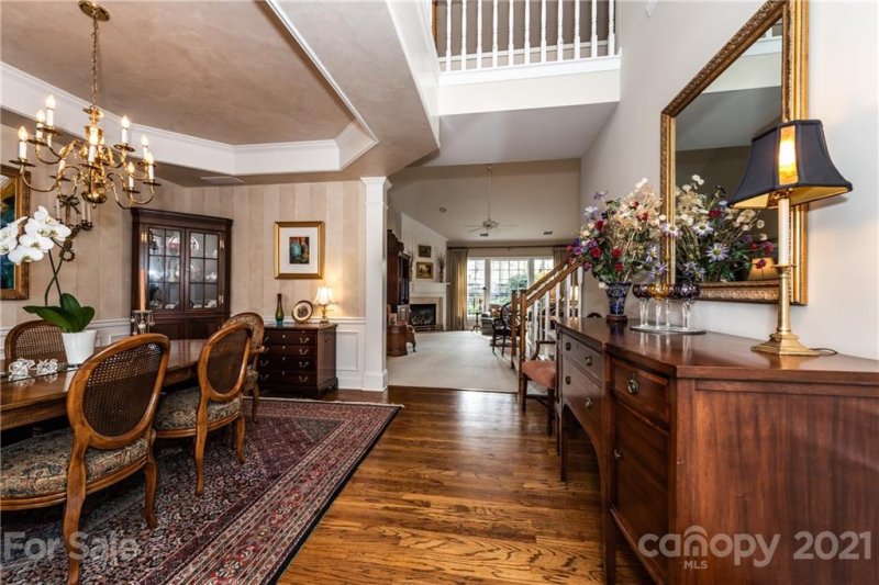 Property image 3 at 210 Robinlynn Road, Matthews, NC 28105