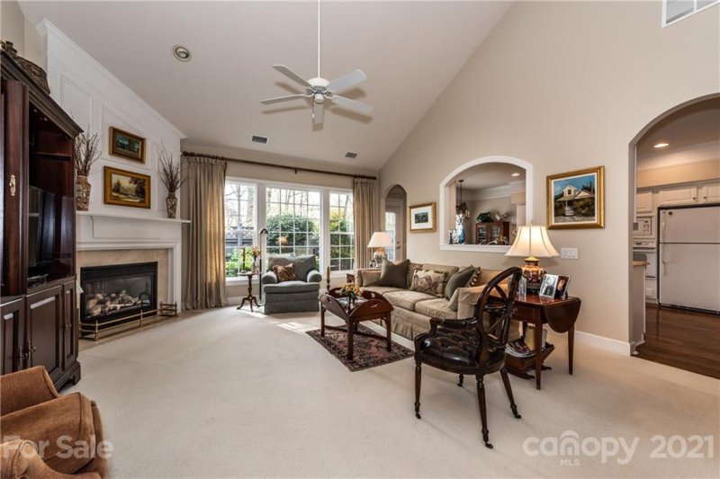 Property image 5 at 210 Robinlynn Road, Matthews, NC 28105