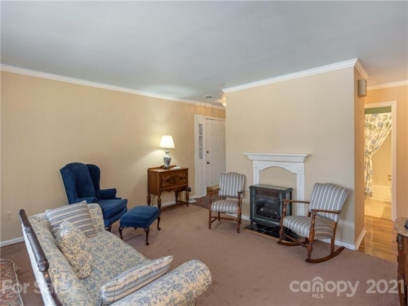 Property image 4 at 50 Maxine Lane, Hendersonville, NC 28739