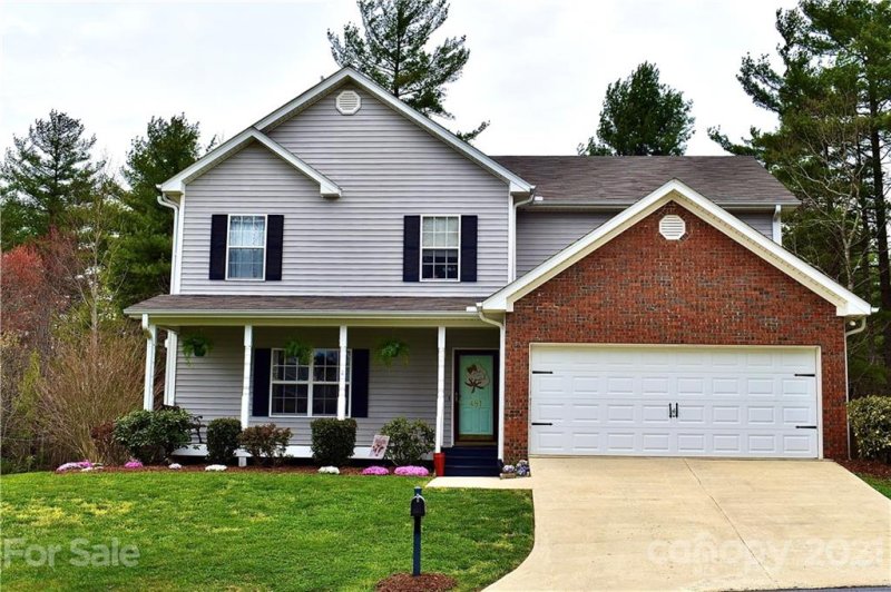 Property image 2 at 481 Kanuga Forest Drive, Hendersonville, NC 28739