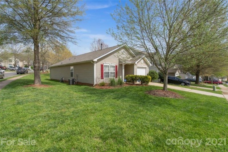 Property image 2 at 103 Tanyard Lane, Charlotte, NC 28217