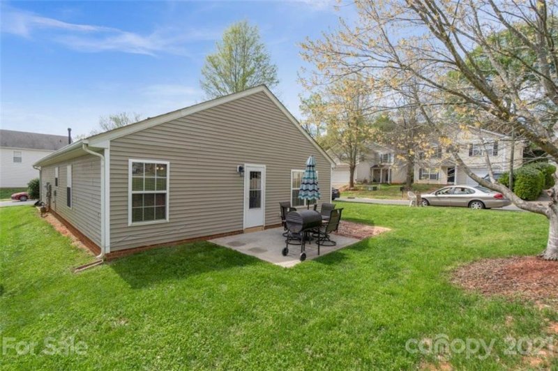 Property image 5 at 103 Tanyard Lane, Charlotte, NC 28217