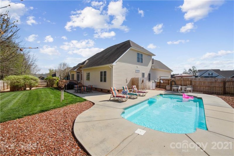 Property image 2 at 116 Daniel Efird Drive, Mount Holly, NC 28120