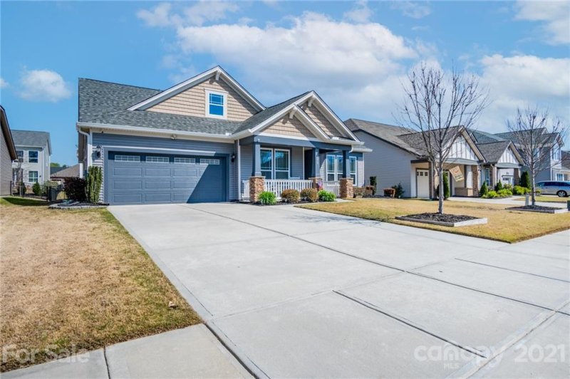 Property image 2 at 1275 Kings Grove Drive, York, SC 29745