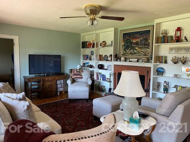 Property image 3 at 301 Walnut Avenue, Mount Holly, NC 28120