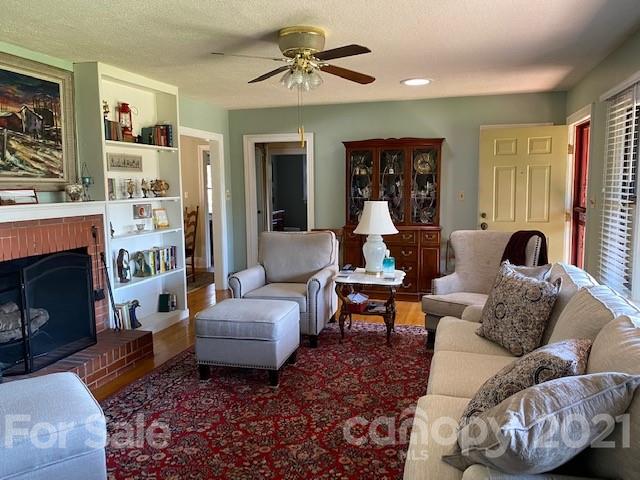 Property image 4 at 301 Walnut Avenue, Mount Holly, NC 28120