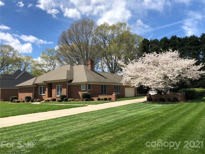 Property image 3 at 12901 Hidden Hills Lane, Mint Hill, NC 28227