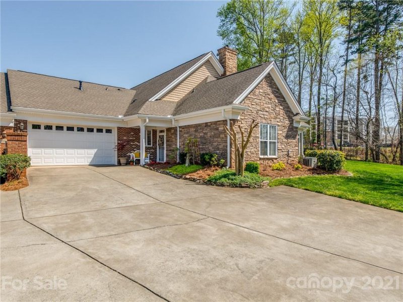 Property image 2 at 10835 Casetta Drive, Matthews, NC 28105