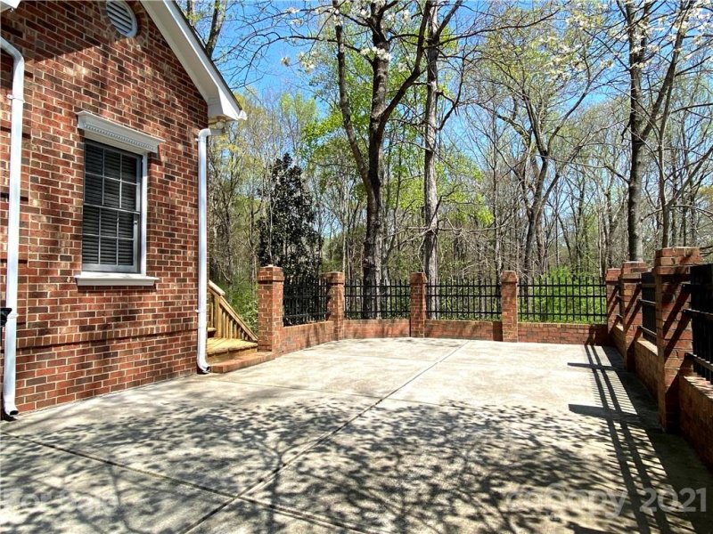 Property image 3 at 6925 Cameron Glen Drive, Charlotte, NC 28210