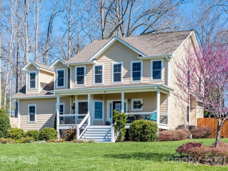 Property image 2 at 27 Farm Pond Lane, Candler, NC 28715