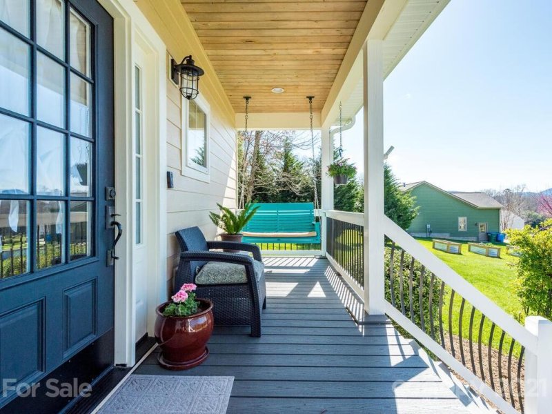 Property image 3 at 27 Farm Pond Lane, Candler, NC 28715