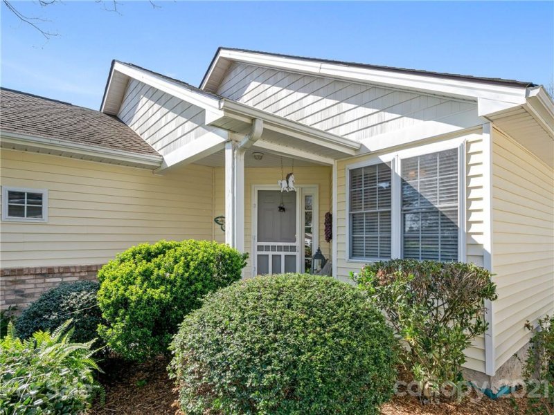 Property image 4 at 322 Creeks End Circle, Mills River, NC 28759