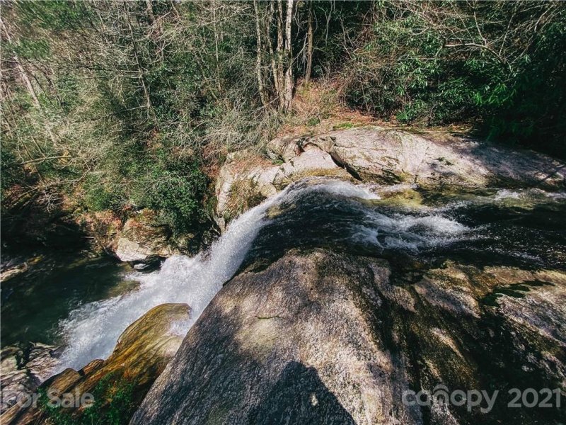 Property image 2 at 133 Oleta Falls Path, Hendersonville, NC 28792