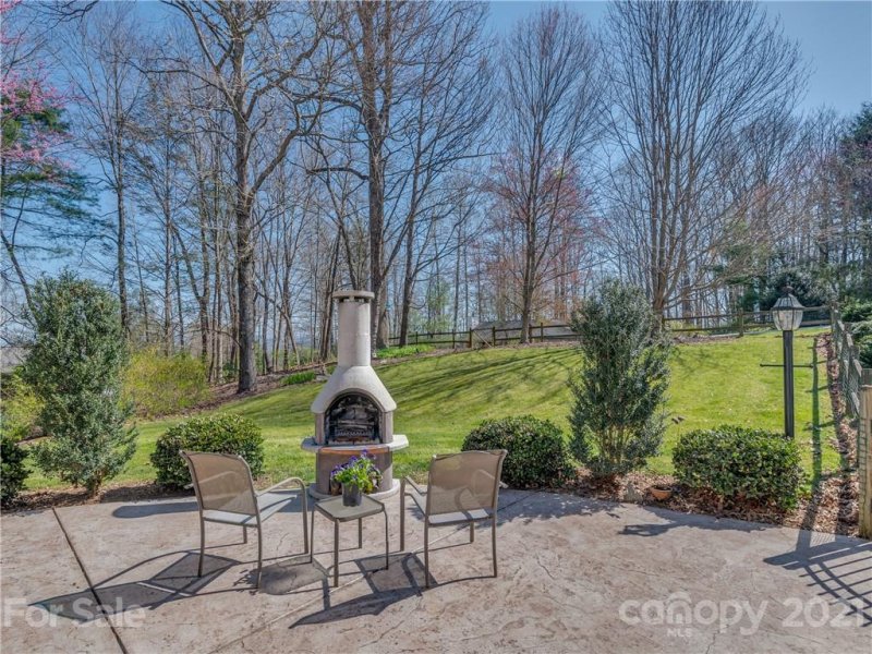 Property image 4 at 703 Victory Lane, Hendersonville, NC 28739
