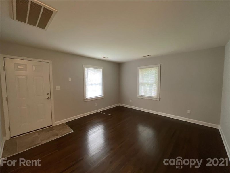 Property image 2 at 4201 Rutgers Avenue, Charlotte, NC 28206
