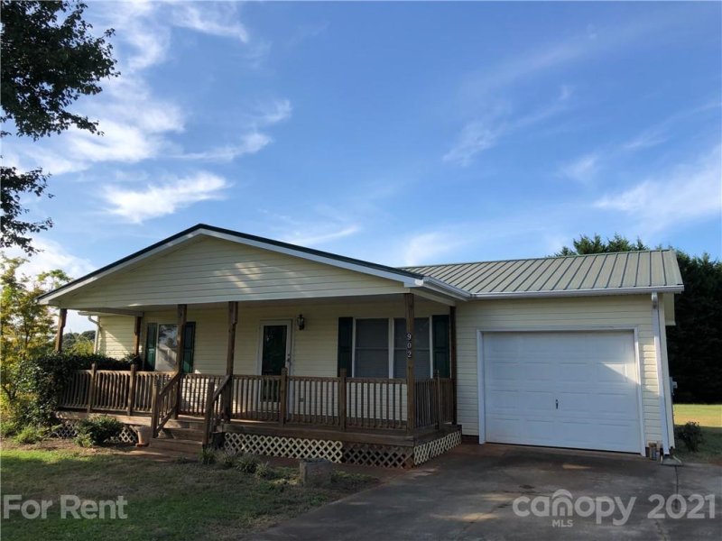 902 Lyndsey Brook Court