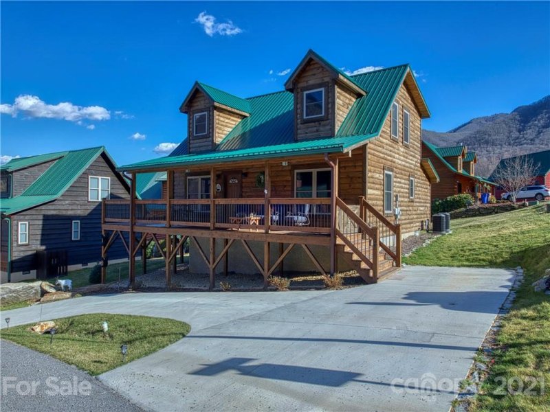 Property image 2 at 504 Panoramic Loop, Maggie Valley, NC 28751