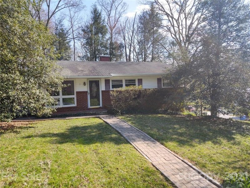 Property image 2 at 2 Morningside Court, Asheville, NC 28806