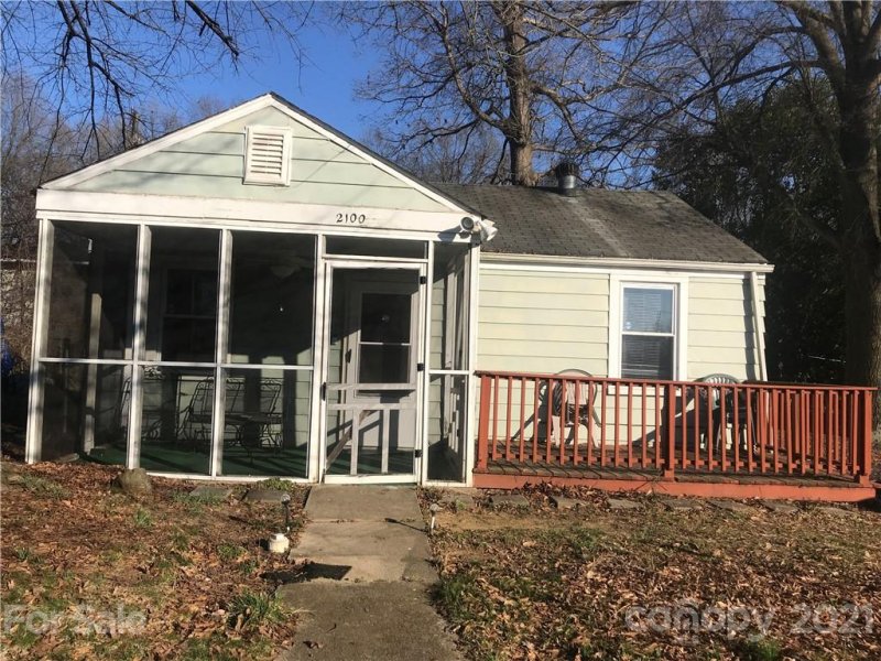 Property image 2 at 2100 Double Oaks Road, Charlotte, NC 28206