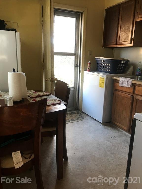 Property image 5 at 2100 Double Oaks Road, Charlotte, NC 28206