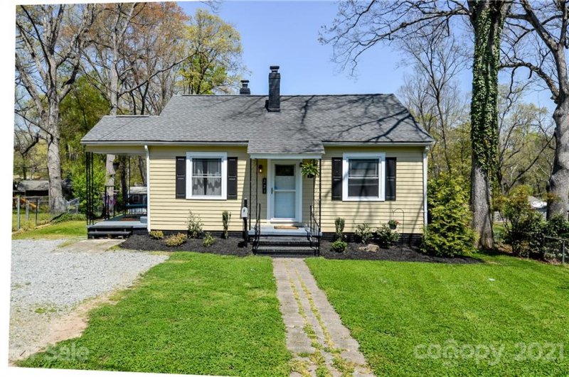 223 E Parkwood Circle