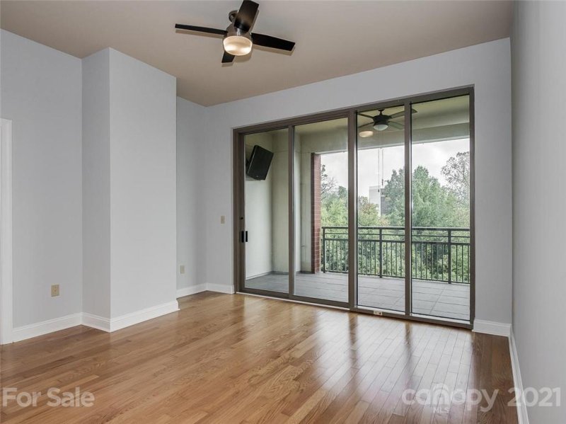 Property image 2 at 701 Royal Court, Charlotte, NC 28202