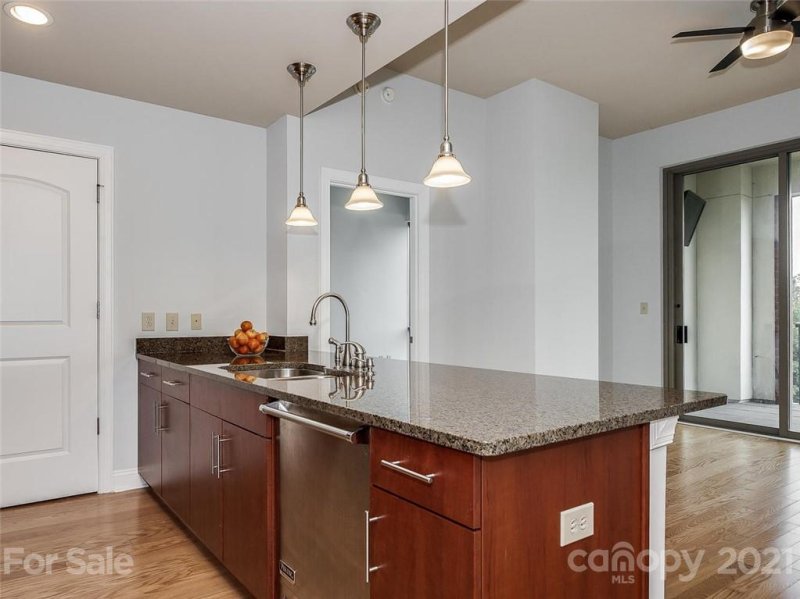 Property image 4 at 701 Royal Court, Charlotte, NC 28202