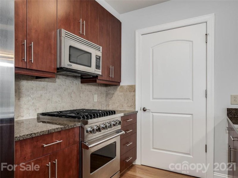 Property image 5 at 701 Royal Court, Charlotte, NC 28202