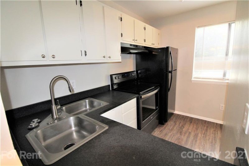 Property image 3 at 951 Hollywood Street, Charlotte, NC 28211