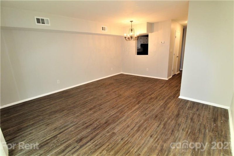 Property image 4 at 951 Hollywood Street, Charlotte, NC 28211