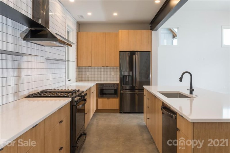 Property image 4 at 84 Malvern Walk, Asheville, NC 28806