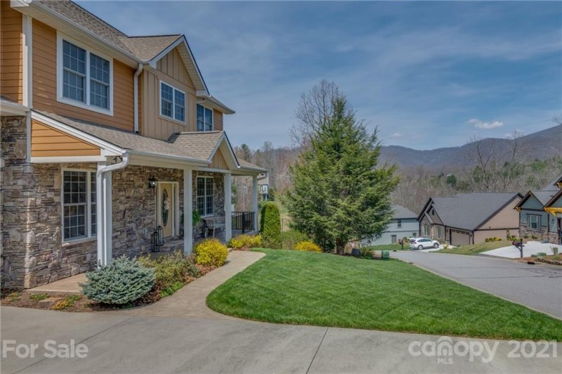 Property image 2 at 21 Ledgestone Drive, Fairview, NC 28730