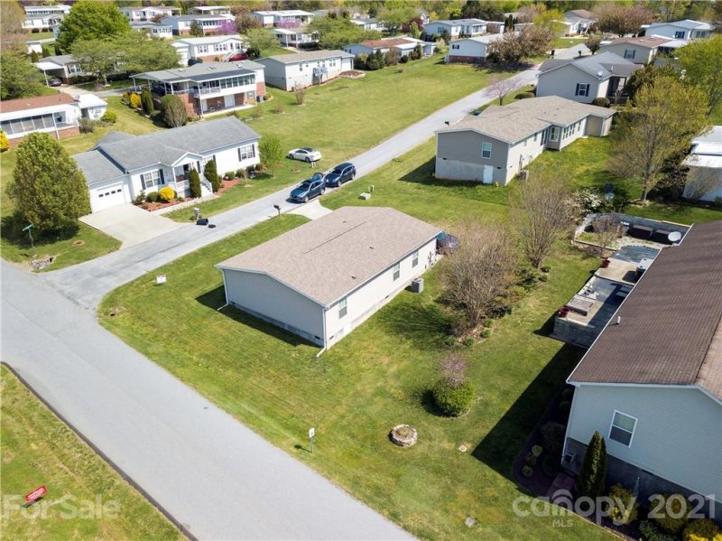 Property image 5 at 2 N Frederick Lane, Hendersonville, NC 28792