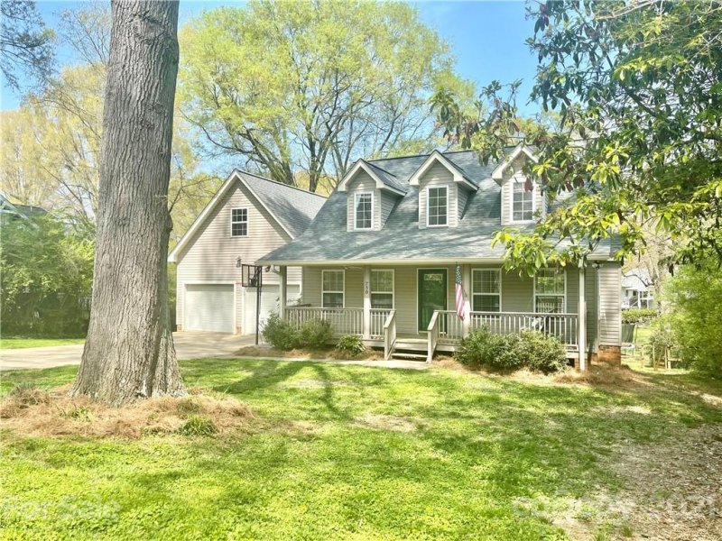 730 4th Avenue Drive