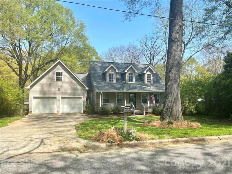 Property image 3 at 730 4th Avenue Drive, Hickory, NC 28601