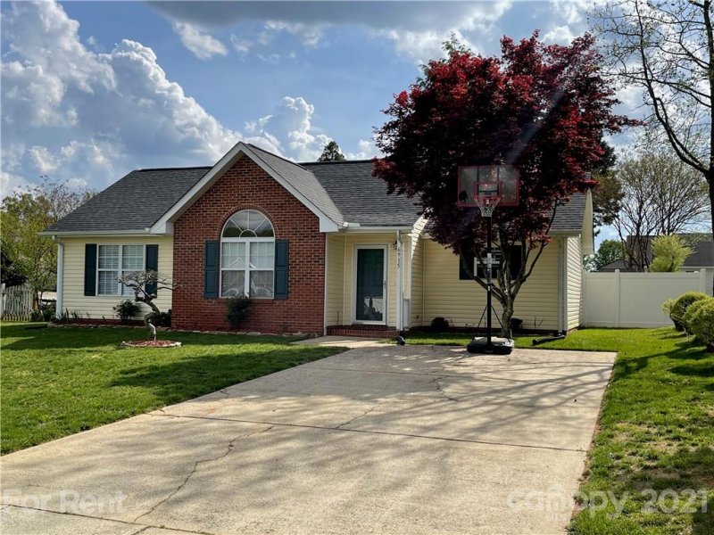 Property image 2 at 6915 Reese Furr Drive, Charlotte, NC 28216