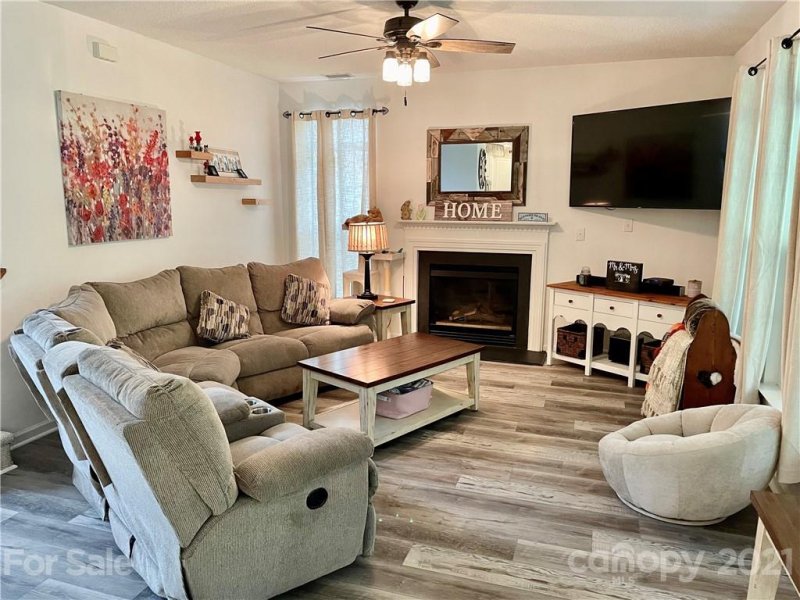 Property image 4 at 10742 Hellebore Road, Charlotte, NC 28213