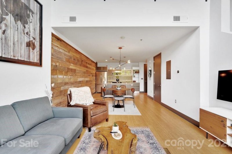 Property image 5 at 1133 Metropolitan Avenue, Charlotte, NC 28204