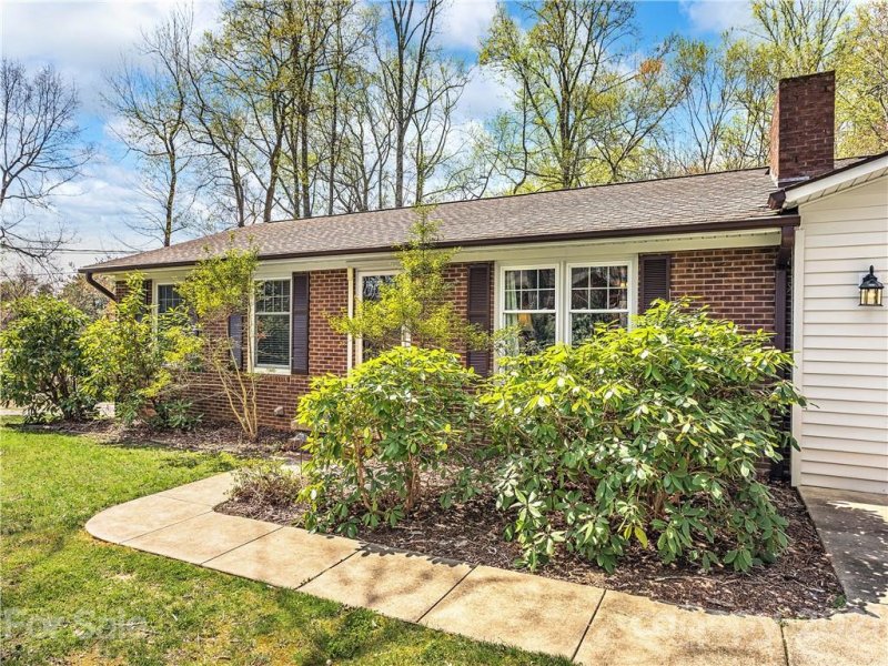 Property image 2 at 98 Pensacola Avenue, Arden, NC 28704