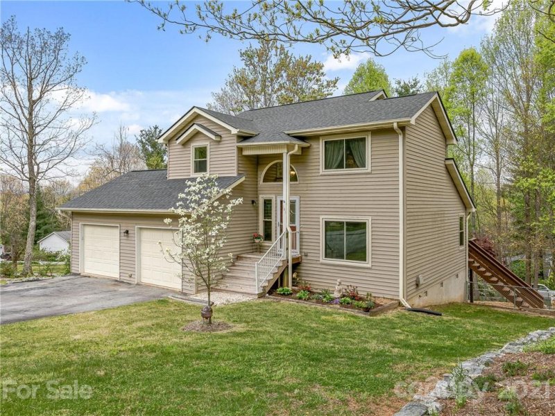 Property image 2 at 101 Tarragon Place, Flat Rock, NC 28731