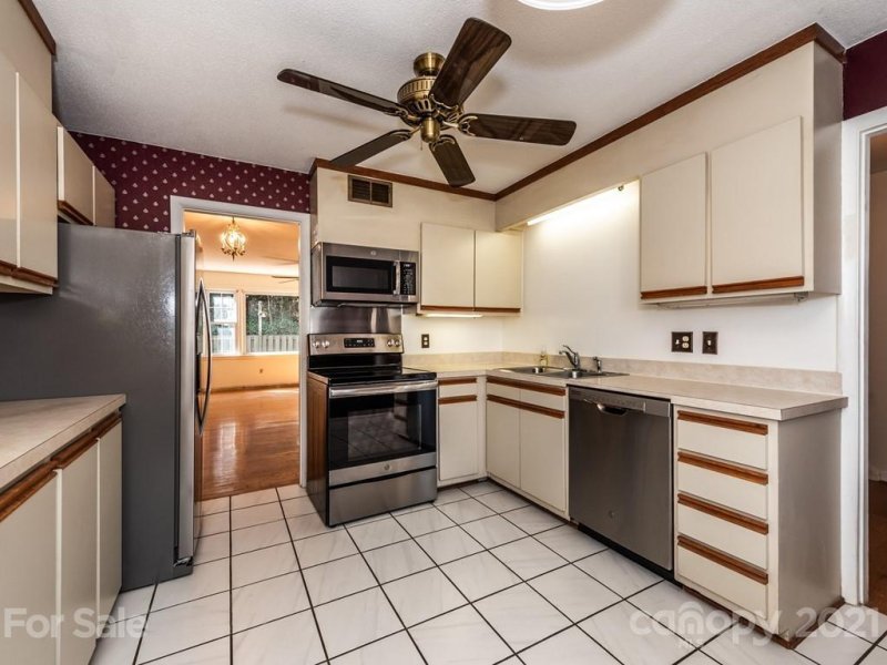 Property image 4 at 4611 Hedgemore Drive, Charlotte, NC 28209