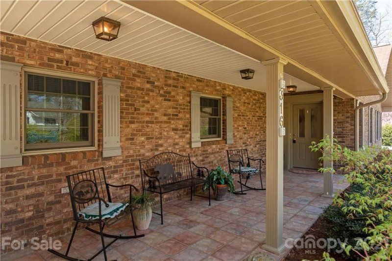 Property image 3 at 316 Benjamins Way, Hendersonville, NC 28792
